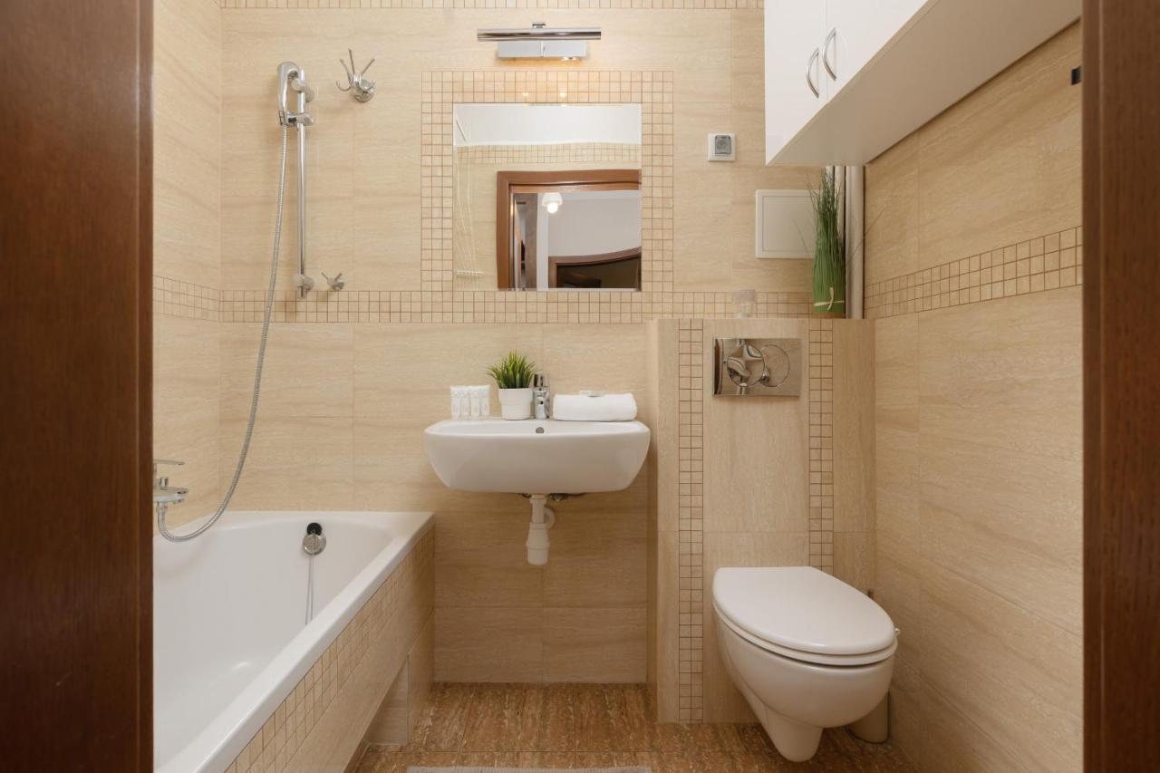 Metro Raclawicka Cozy Studio Apartment By Noclegi Renters Βαρσοβία Εξωτερικό φωτογραφία