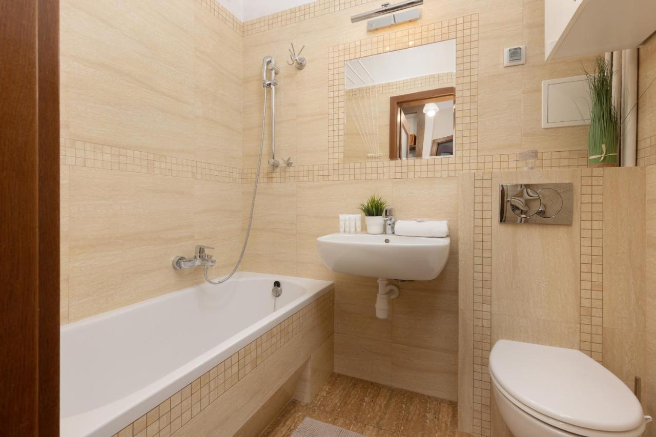Metro Raclawicka Cozy Studio Apartment By Noclegi Renters Βαρσοβία Εξωτερικό φωτογραφία